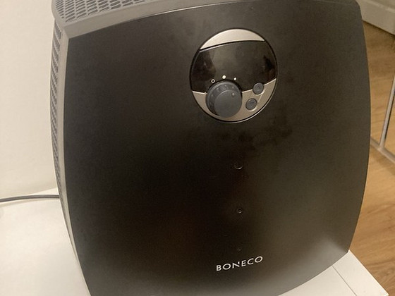 Boneco - õhupuhasti niisutusfunktsiooniga.