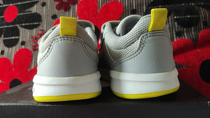 Кроссовки Adidas 26 (3 фото из 5)