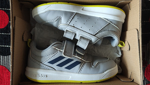 Кроссовки Adidas 26 (4 фото из 5)
