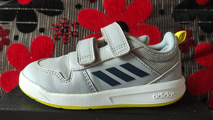Кроссовки Adidas 26 (1 фото из 5)