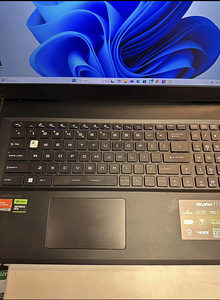 Msi Alpha 17 C7VG (2 foto / 3)