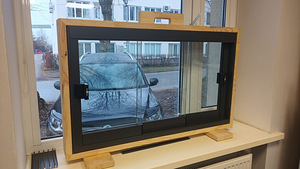 Slider Next bezrāmju bīdāmā sistēma, lodžija 3 m, 3 vērtnes (6 foto no 10)