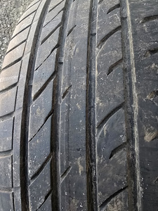 Летняя резина 225/55/R19 (4 фото из 5)