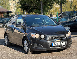 CHEVROLET AVEO (4 foto / 8)