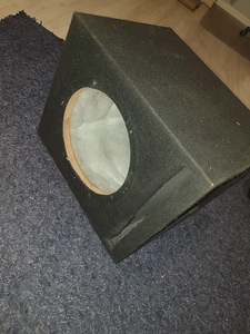 Subwoofer kast 10" tolli (1 foto / 5)