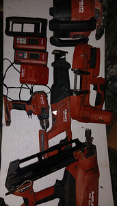 Hilti, nivelliir, akutrell, perforaator, tikksaag, laadija, (2 foto / 2)