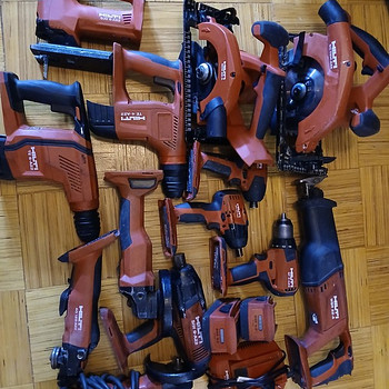 Hilti, nivelliir, akutrell, perforaator, tikksaag, laadija,