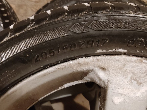 Летняя резина с дисками R 17 205/50