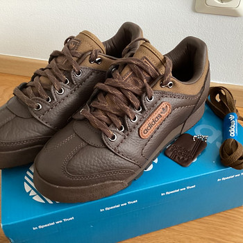 Adidas tossud