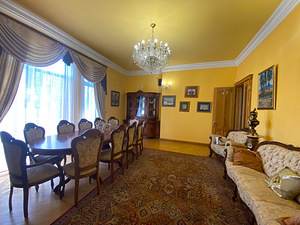 Пятикомнатная квартира (2 фото из 25)