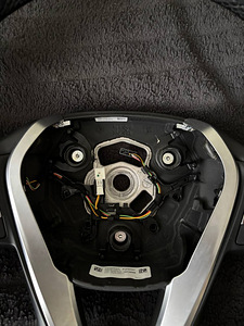 Рулевое колесо BMW G20 OEM (3 фото из 5)