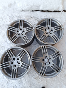 Литые диски (3 фото из 3)