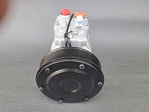 Компресор кондиціонера на трактор John Deere 8400 Clove 10PA (3 фото из 4)