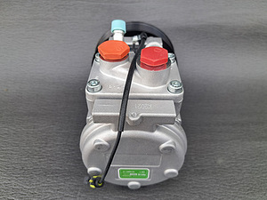 Компресор кондиціонера на трактор John Deere 8400 Clove 10PA (4 фото из 4)