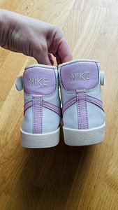 Кроссовки Nike (3 фото из 5)
