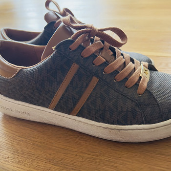 Michael Kors tossud