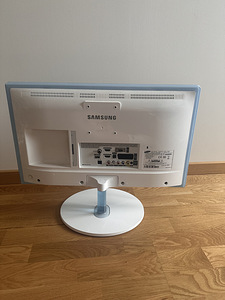Samsung Monitor (3 foto / 4)