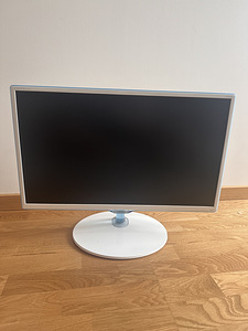 Samsung Monitor (4 foto / 4)