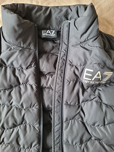 Женская жилетка EA7 (1 фото из 3)