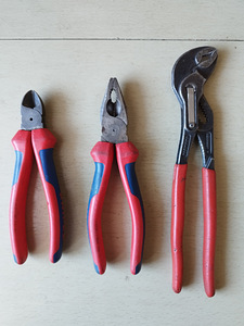 Knipex (2 foto / 2)