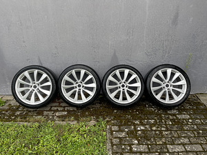 Tesla Model 3 originaalveljed 19-tolli koos suverehvidega (1 foto / 9)