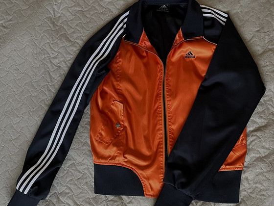 Adidase tuulejope
