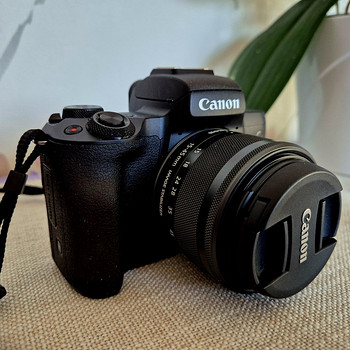 EOS M50 Mark II EF-M15-45 IS STM + EF-M55-200 IS STM