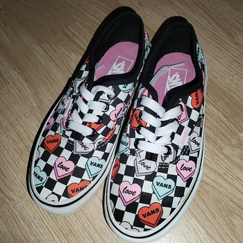 Vans tennised tüdrukutele s. 33