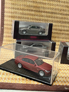 BMW 5 Series E60 M5 модель автомобиля 1/64 (1 фото из 10)