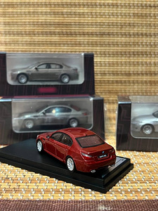 BMW 5 Series E60 M5 модель автомобиля 1/64 (3 фото из 10)