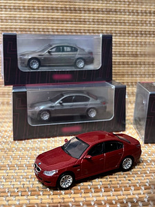BMW 5 Series E60 M5 модель автомобиля 1/64 (4 фото из 10)