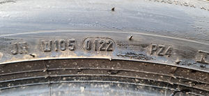 R22 Pirelli erilaiused 285/40/22 & 325/35/22 - paigaldus (2 foto / 3)