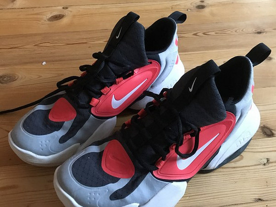 Nike tossud 44