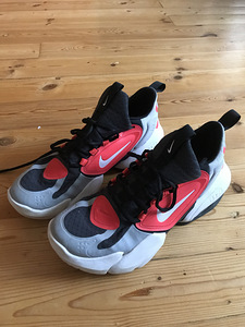 Кроссовки Nike 44 (1 фото из 3)