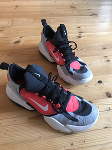 Кроссовки Nike 44 (2 фото из 3)