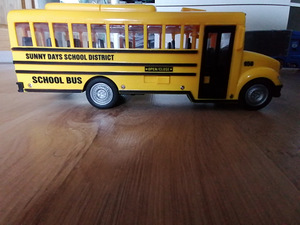 School bus (2 foto / 5)