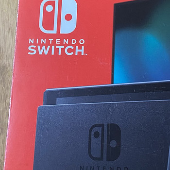 Nintendo Swich (Neon Bue/Red)
