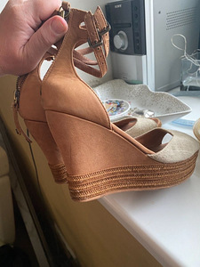Ugg платформенные каблуки, кожа (1 фото из 3)
