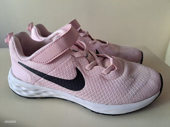 Кроссовки Nike р.33