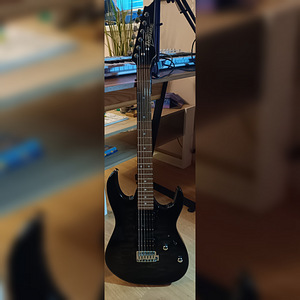 Elektrikitarr Ibanez (juhe ja kott tasuta) (1 foto / 2)