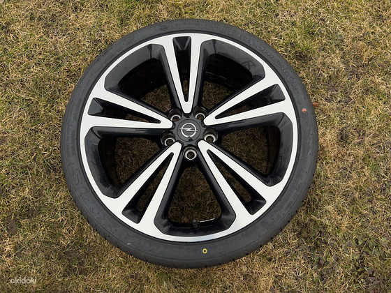 "20" Valuveljed + Maxxis Victra Sport rehvid – Nagu uued!