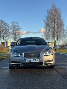 Jaguar XF (1 фото из 14)