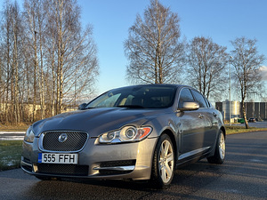 Jaguar XF (2 фото из 14)