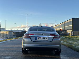 Jaguar XF (4 фото из 14)