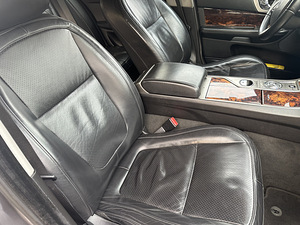 Jaguar XF (13 фото из 14)