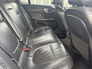 Jaguar XF (14 фото из 14)