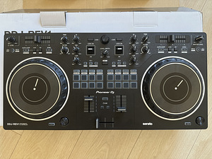 DJ kontroller (2 foto / 2)