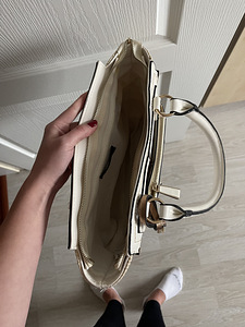 River Island белая мини-сумка с крыльями (3 фото из 3)
