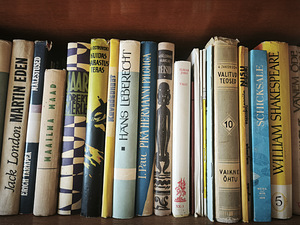 Книги (6 фото из 10)