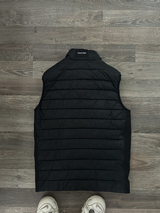 Жилетка Calvin Klein (2 фото из 2)